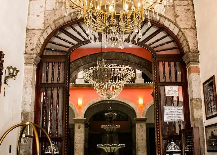 Central hotel: Hotel Frances